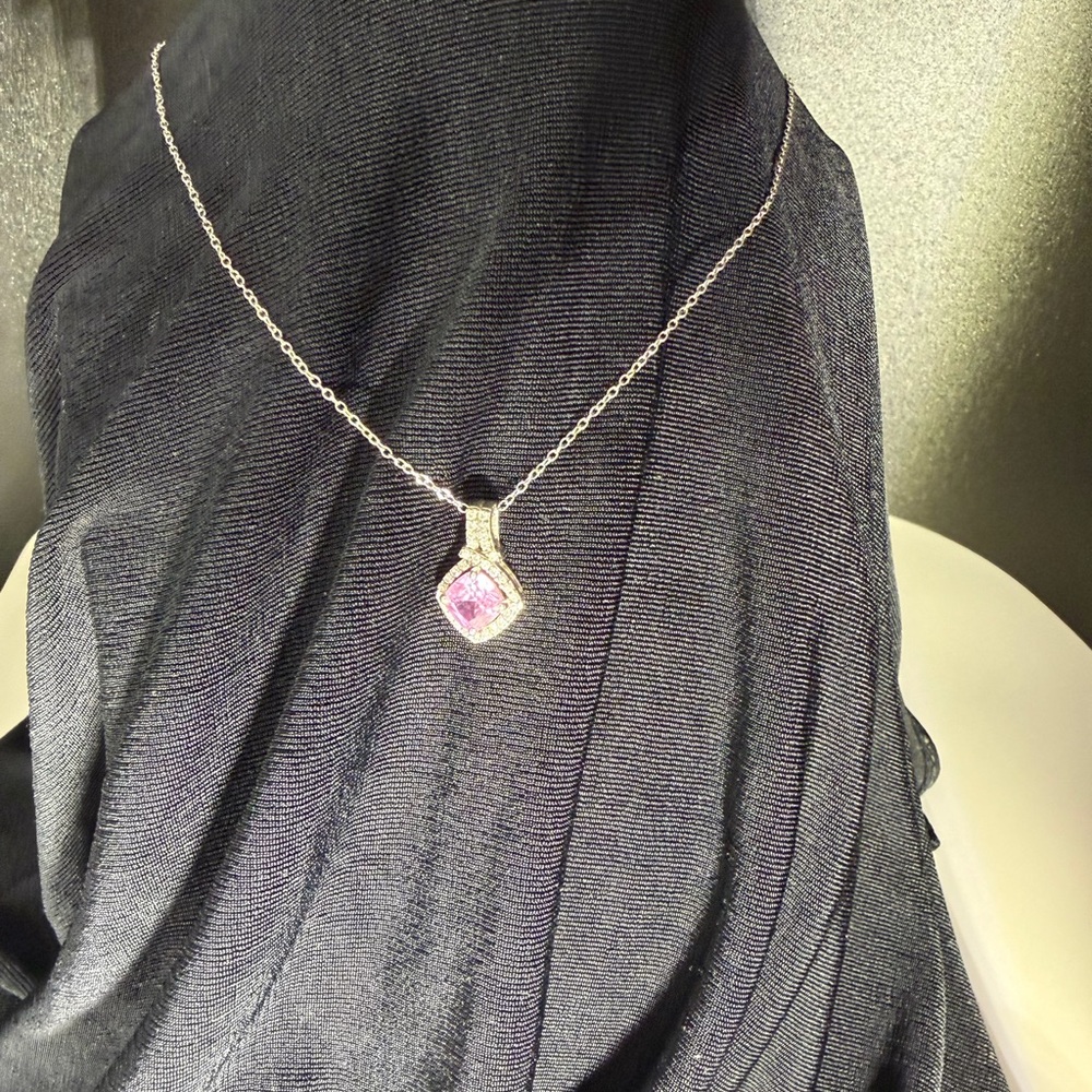 Elegant Silver Necklace with Pink Gemstone